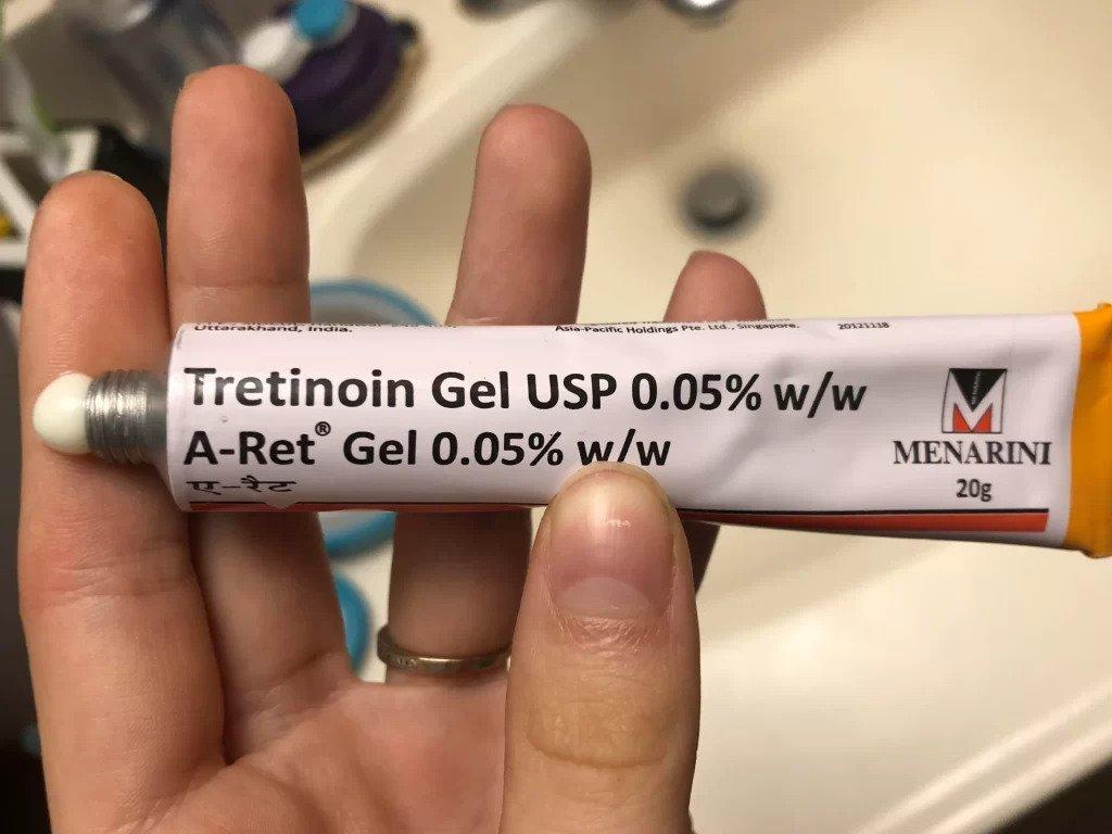 Kết cấu của Kem dưỡng Menarini Tretinoin Gel USP Aret