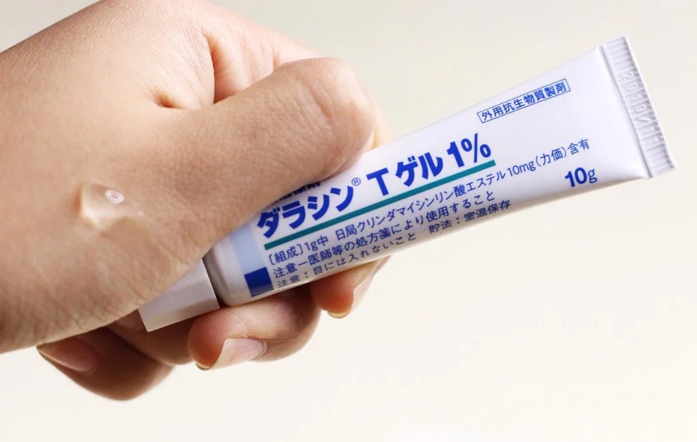 Texure của Dalacin T Gel 1% Sato Nhật Bản