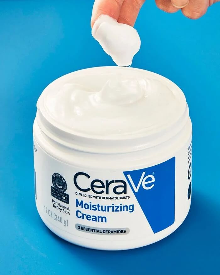 Texure của CeraVe Moisturizing Cream
