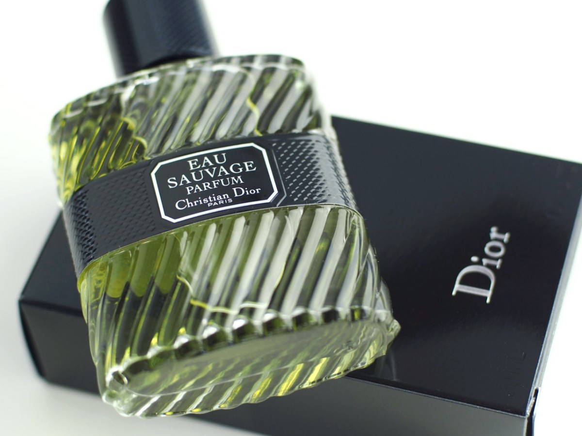 Dior Eau Sauvage Parfum Review in 2023  Opposite Attracts